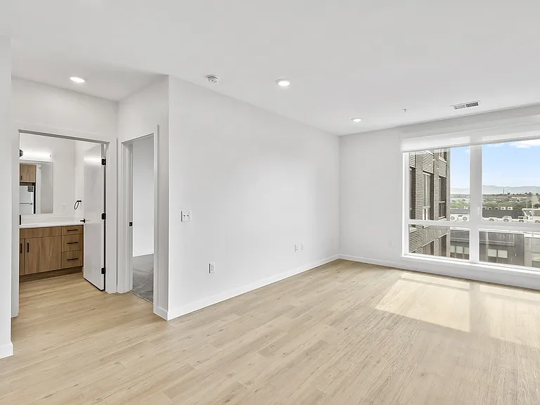 Oso Apartments — Photo 122