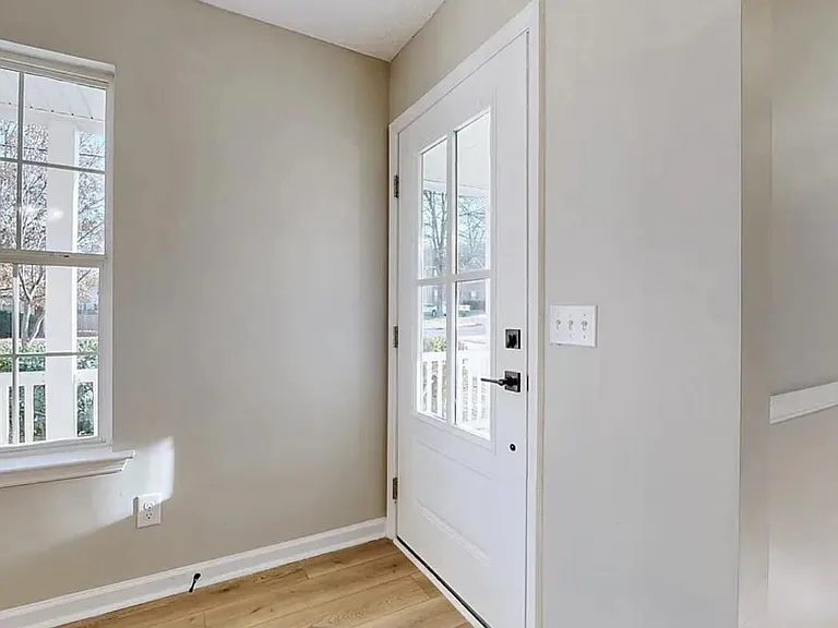 206 Moorhill Ave — Photo 17
