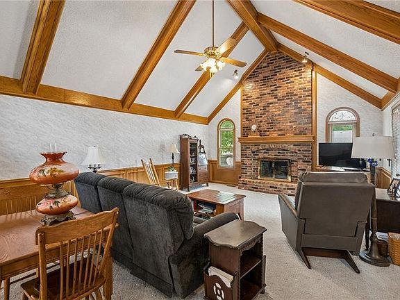 3rd image of 1025 SE Bridgehampton Way