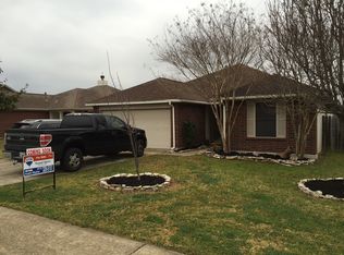 318 Meadowside Dr, Hutto, TX 78634