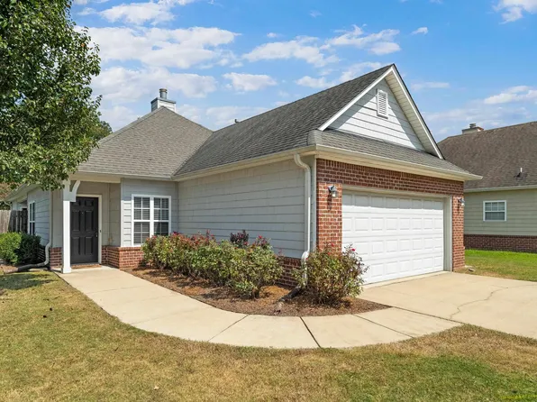 460 Holland Lakes Dr N, Pelham, AL 35124