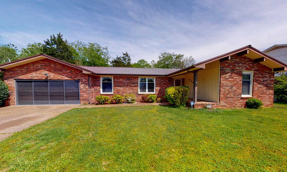 1st image of 636 Lake Terrace Dr