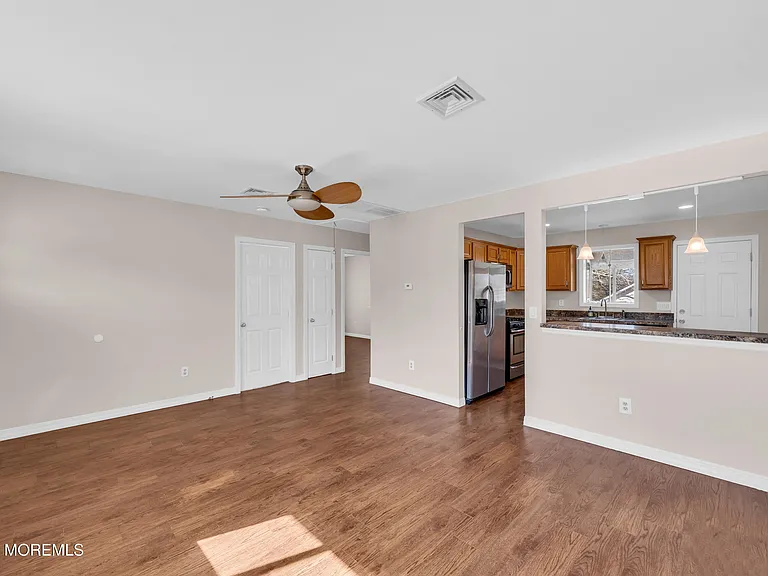 3118 Glasgow Ave — Photo 8