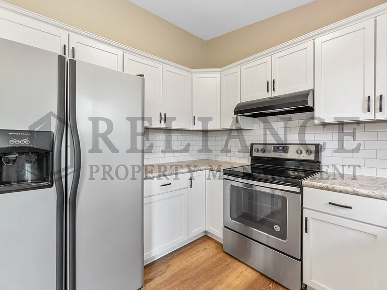 117 S Lark Ln — Photo 10