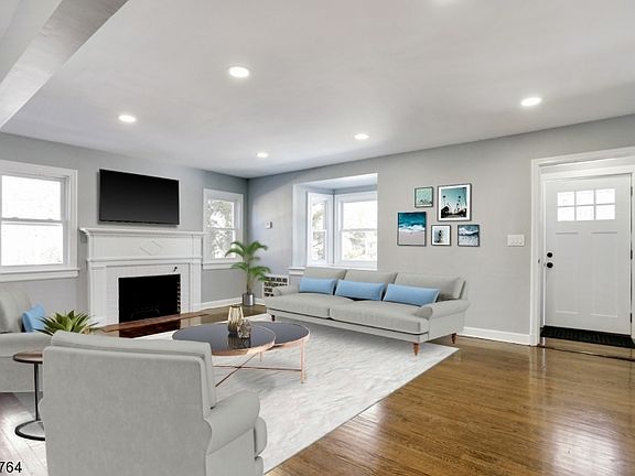 4th image of 21 Newman Ave