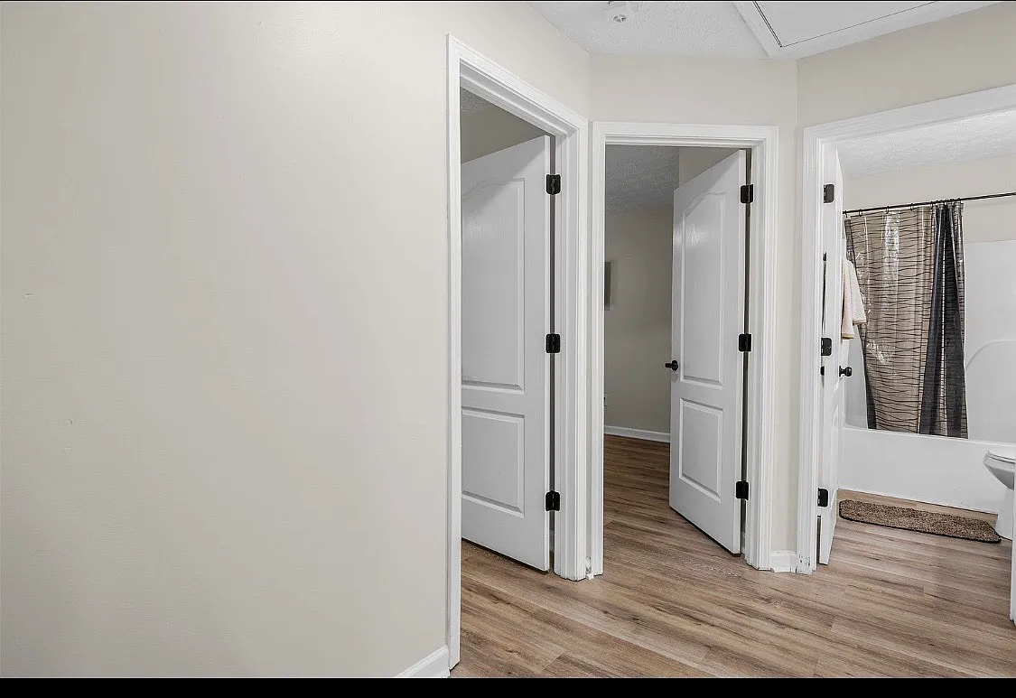 3 bed, 1206 sqft, $2,100 — Photo 1