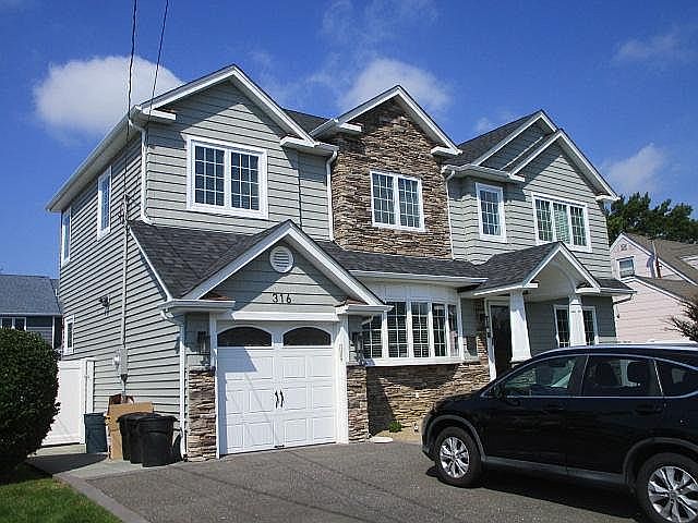 1st image of 316 Grand Blvd
