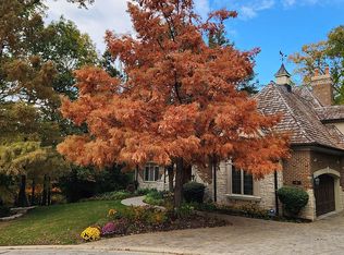 6 Arcadia Ct, Burr Ridge, IL 60527