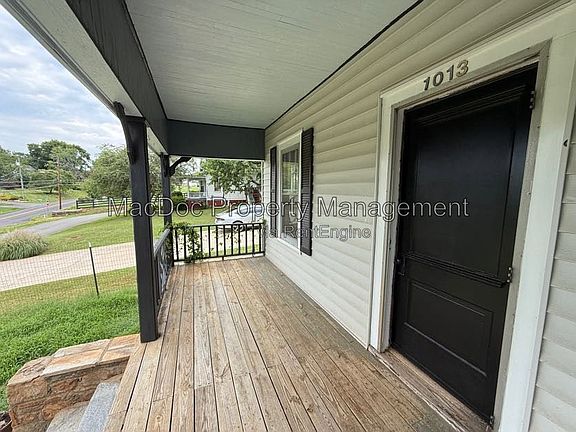 3rd image of 1013 Terrace St