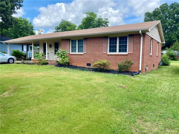 114 Elm St, Belton, SC 29627