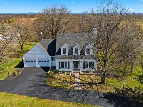 34 Renaissance Dr, Martinsburg, WV 25403