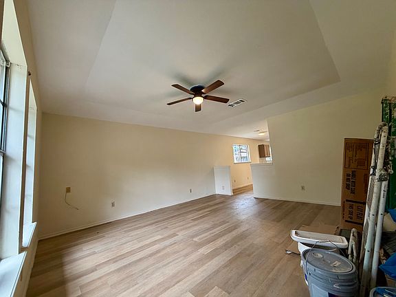 3rd image of 1536 W Gerald Ave