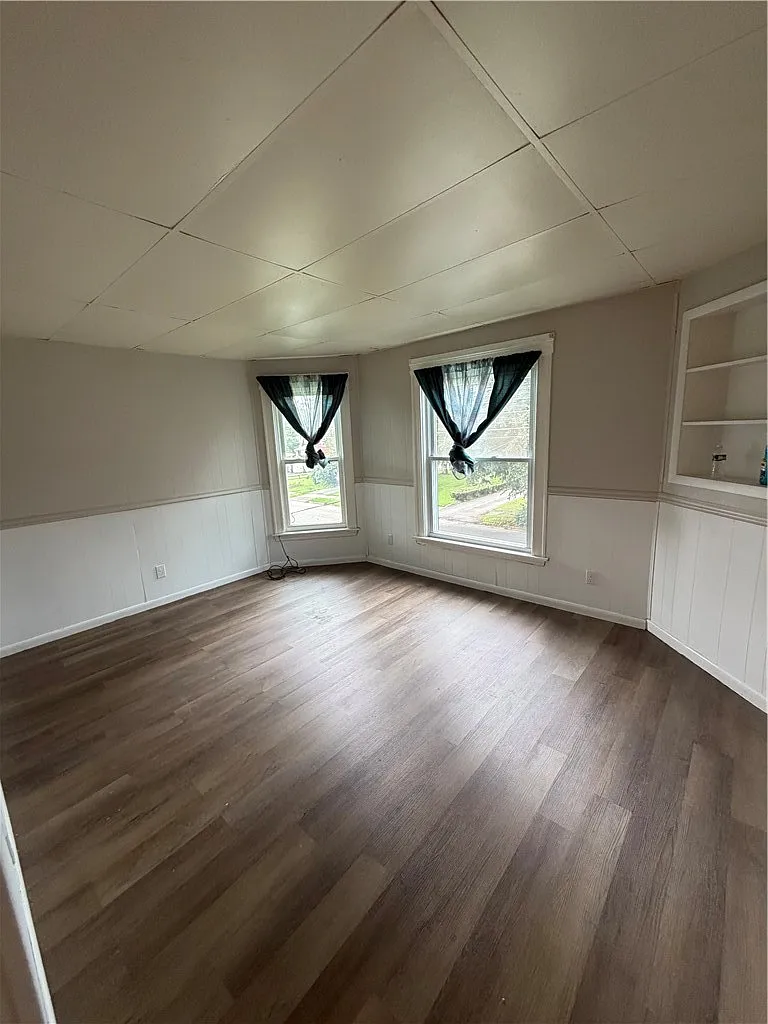 3 bed, 1.5 bath, 2456 sqft, $1,500 — Photo 4