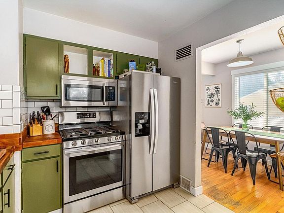 4th image of 3207 E 21st Ave