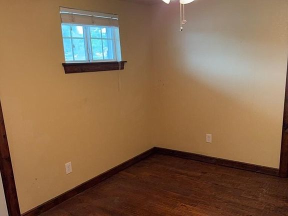 5th image of 625 Redbud Ln APT 14