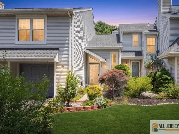 73 Malibu Dr, Eatontown, NJ 07724