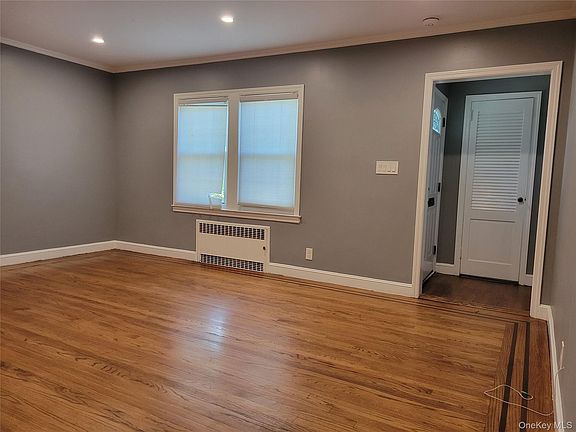 3rd image of 89 Beverly Avenue