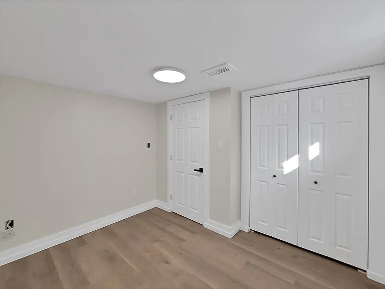 597 Upper Ottawa St #2 — Photo 12