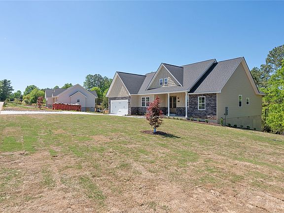 2nd image of 711 Hidden Falls Dr