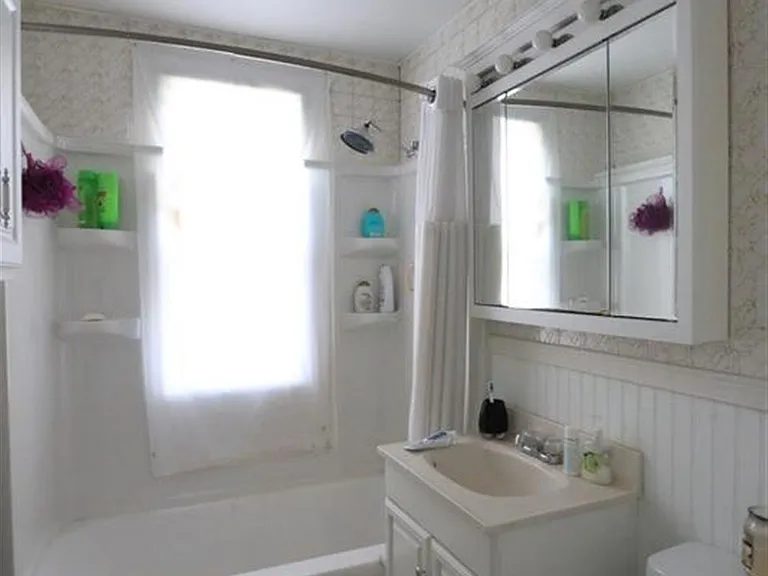 138 W Adams St #2 — Photo 7
