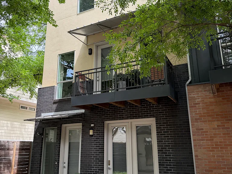 1205 Kinney Ave #1205G — Photo 2