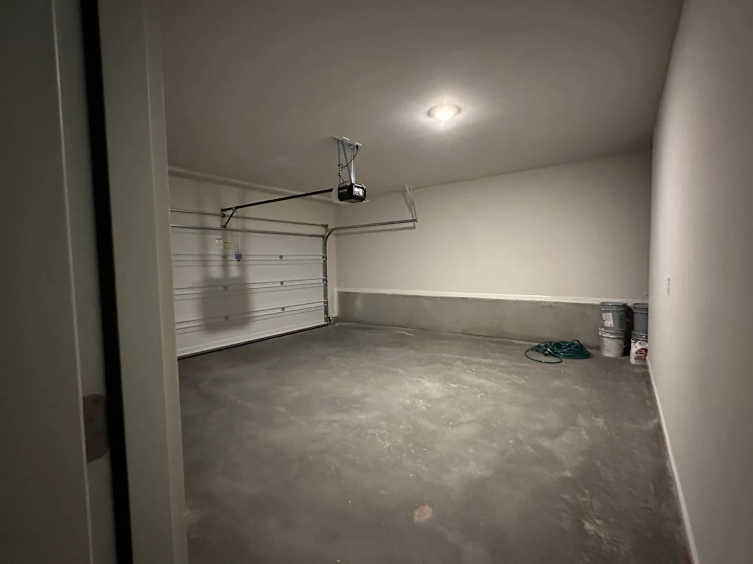 3 bed, 2.5 bath, 1877 sqft, $2,249 — Photo 3