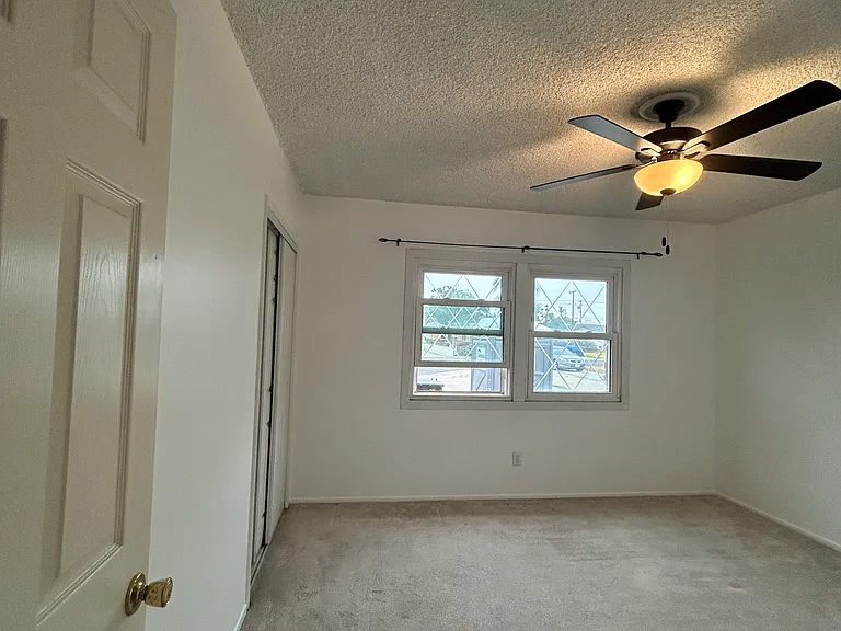 1037 N Wanda Dr — Photo 22