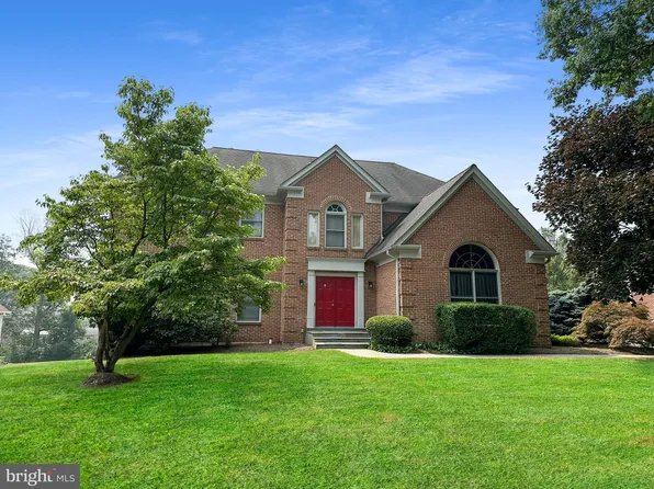 8712 Snowhill Ct, Potomac, MD 20854