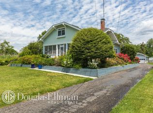 81 Oak Rd, Bayport, NY 11705