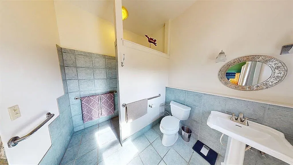 4 bed, 2800 sqft, $1,550 — Photo 3