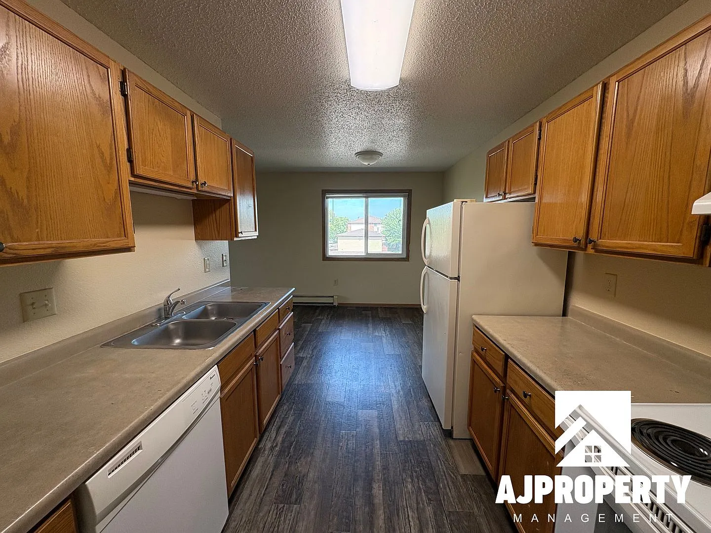 Westlake Apartments — Photo 3