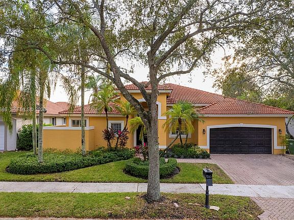 2nd image of 2893 Oakbrook Dr #2893