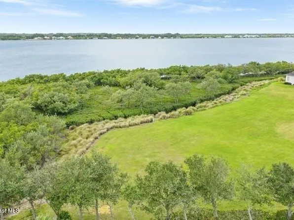 9205 Marsh Island Dr, Vero Beach, FL 32963