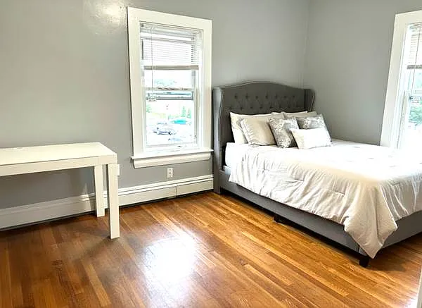 21 Weston St #3 — Photo 5