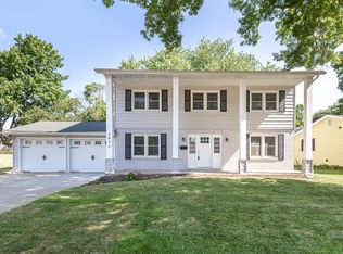 2855 Saint Anne Dr, Dubuque, IA 52001