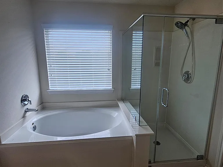 3219 Victorian Manor Ln — Photo 16