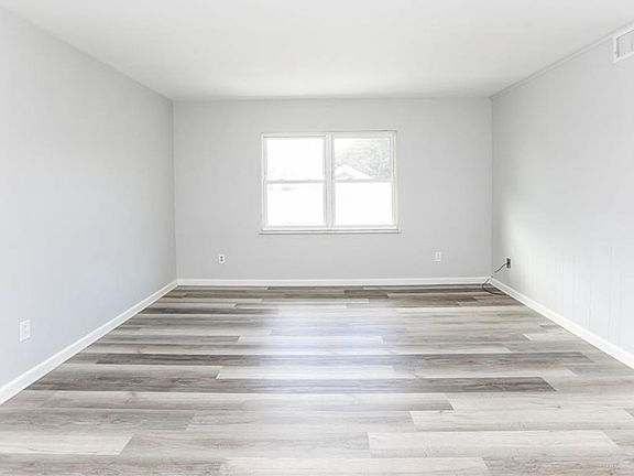 3rd image of 905 Little Bay Ave #907-D