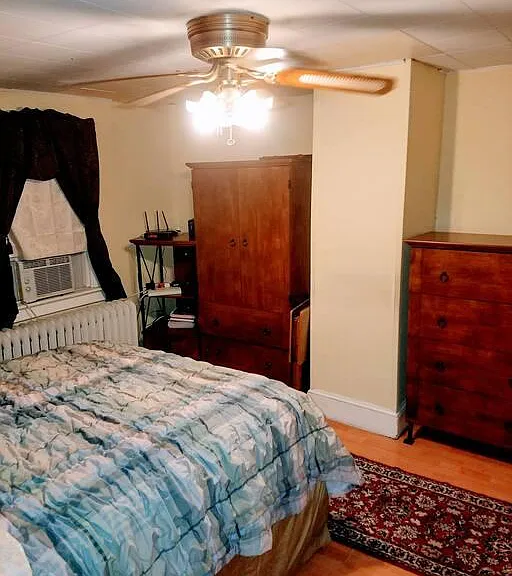 270 Bates St — Photo 3