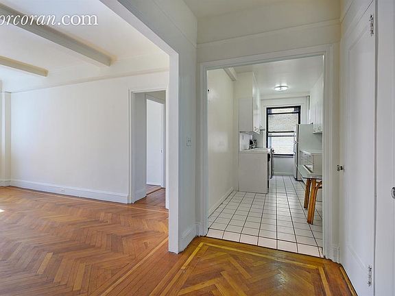 4th image of 124 W 93rd St APT 6A