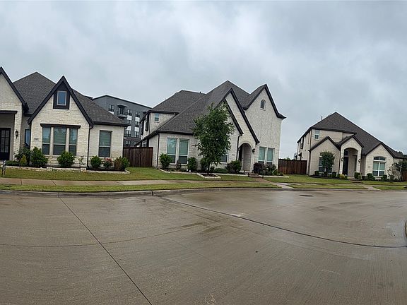 2nd image of 12513 Royal Oaks Ln