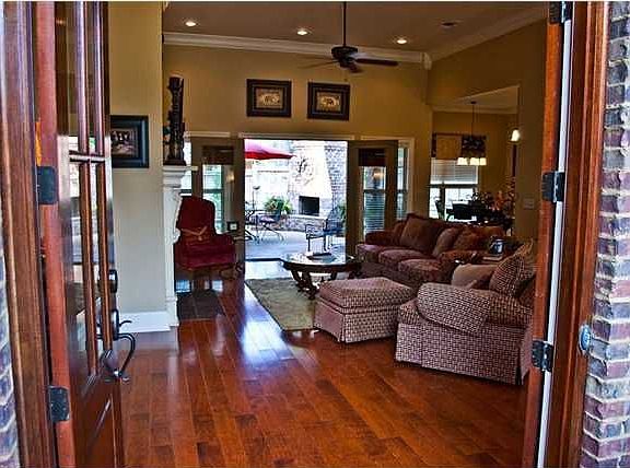 3rd image of 130 Lake Forest Dr