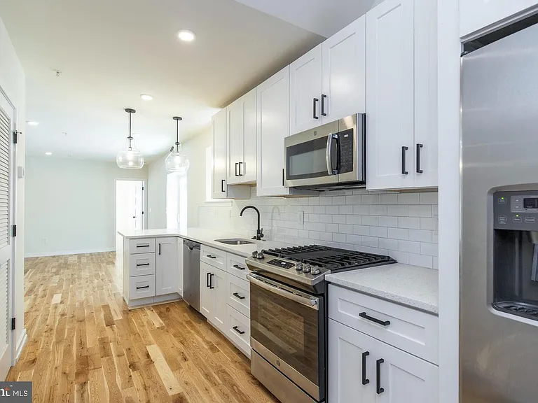 3401 Hamilton St #6 — Photo 18