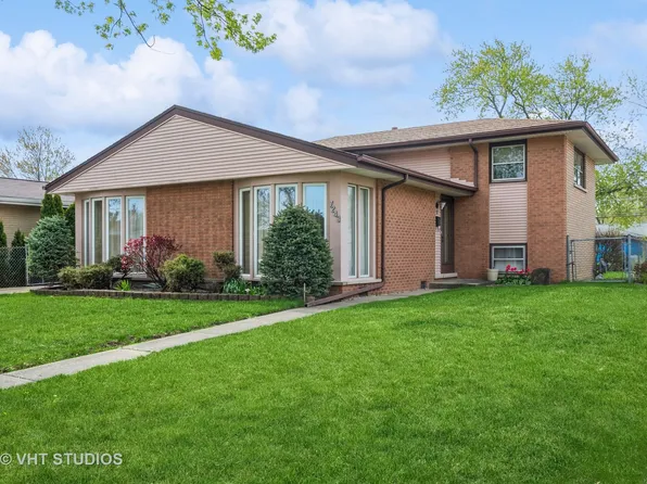7243 W Breen St, Niles, IL 60714