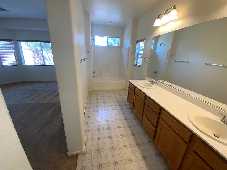 5406 Carrara Pointe St — Photo 12