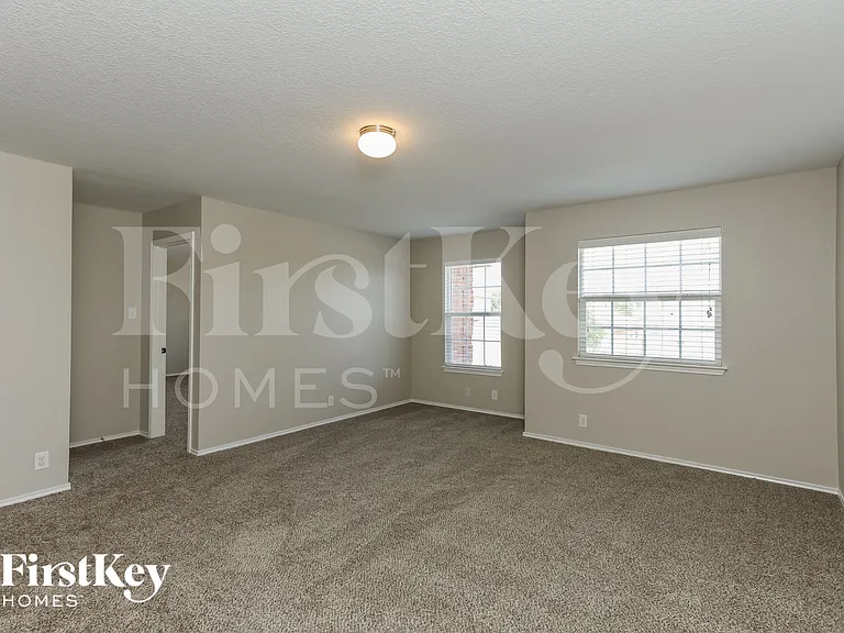 466 Dolly Dr — Photo 13
