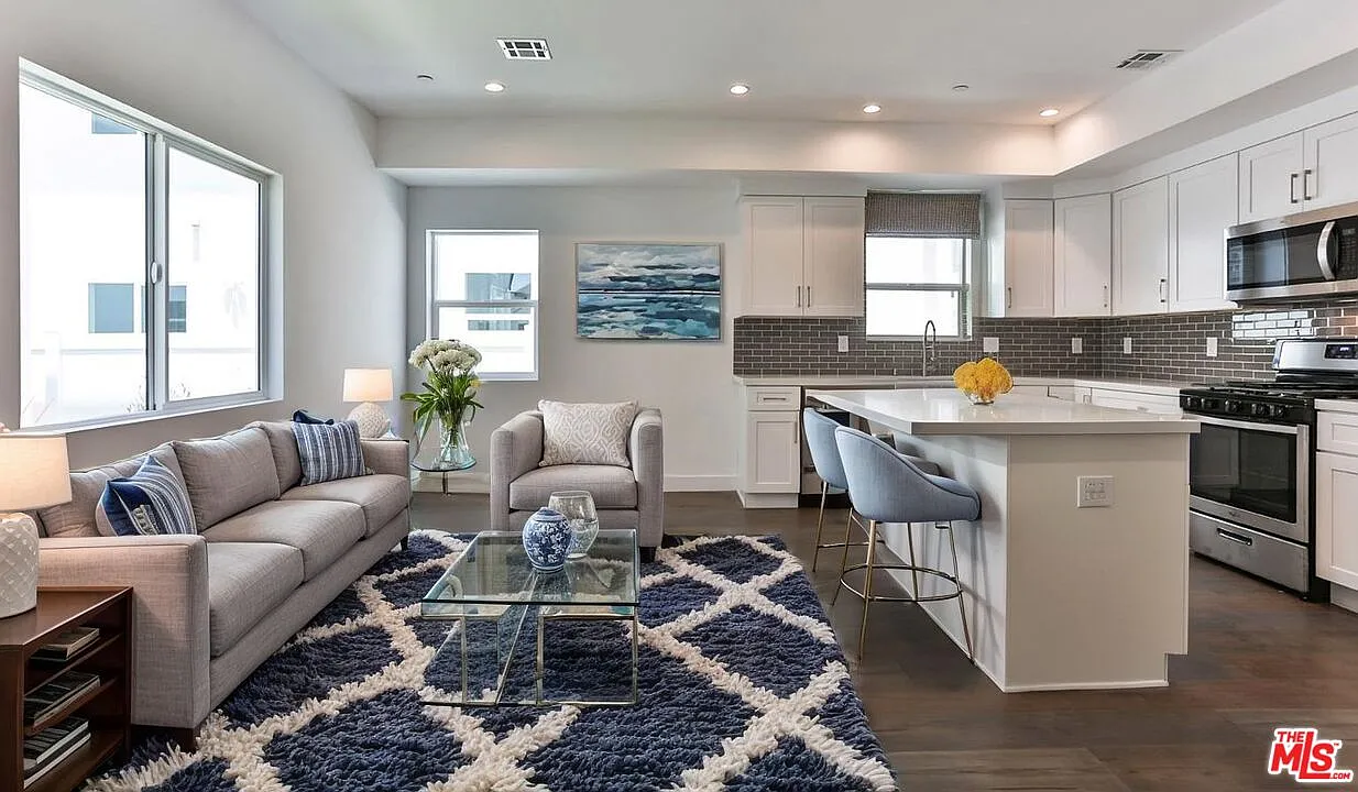 3 bed, 3.0 bath, 1793 sqft, $3,600 — Photo 1