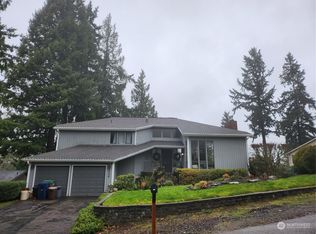 686 NE Woods Pl, Bremerton, WA