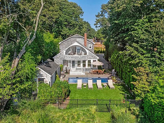 3rd image of 7 Linden Ln