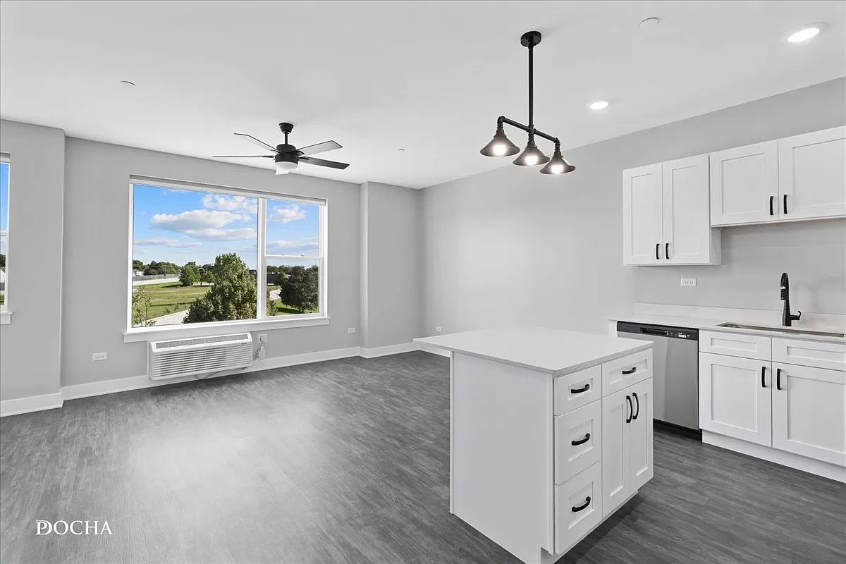 Studio, 475 sqft, $1,675 — Photo 2