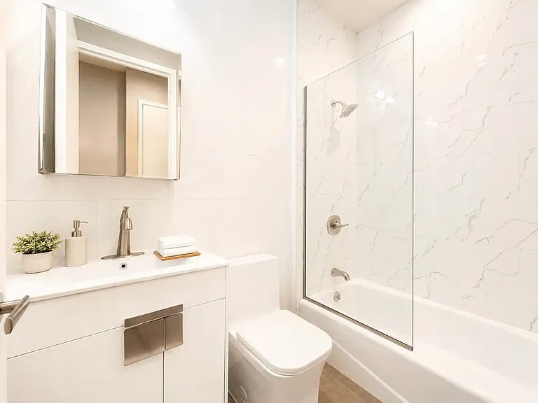318 E 32nd St #2B — Photo 12